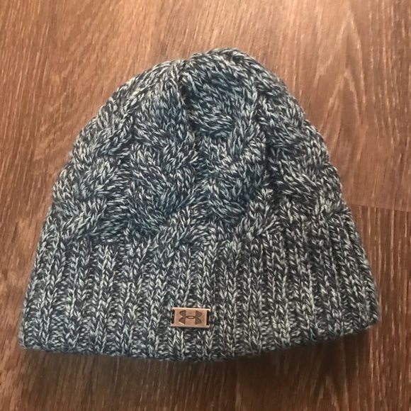 Women’s under armour beanie - Picture 1 of 2